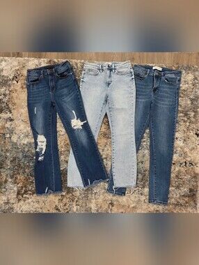 Bundle Of Women’s Stretch Denim Jeans - (Lauren Conrad, Risen, And Klique Size 5